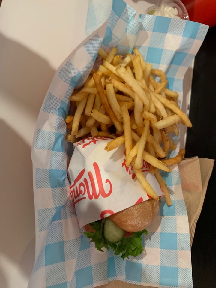 photo of Monty's Good Burger Single Burger shared by @cecicasillastin on  16 Feb 2020 - review