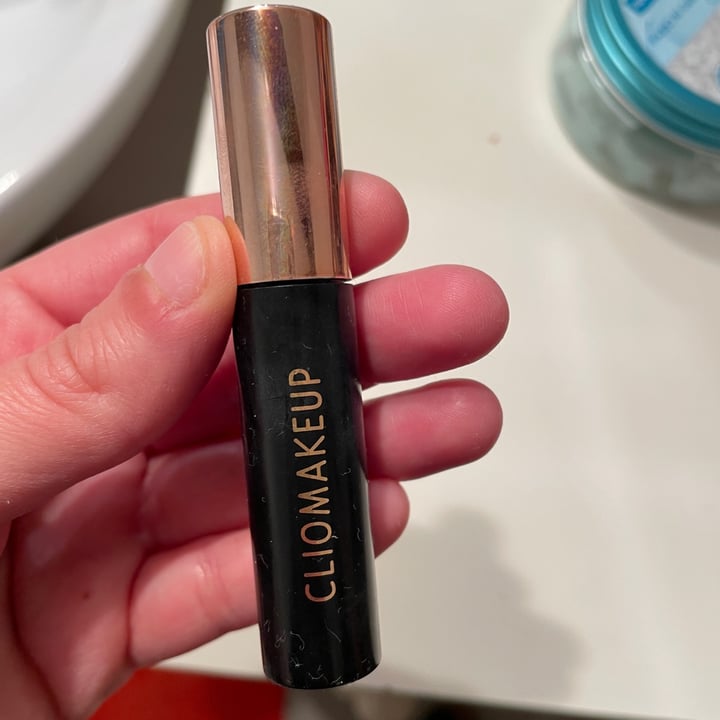 photo of Clio Makeup Darklove mascara shared by @martu88 on  08 Apr 2022 - review