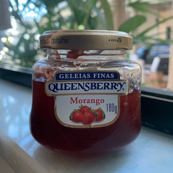 photo of Queensberry Geléia de morango queensberry shared by @alecssandra on  28 Jul 2021 - review