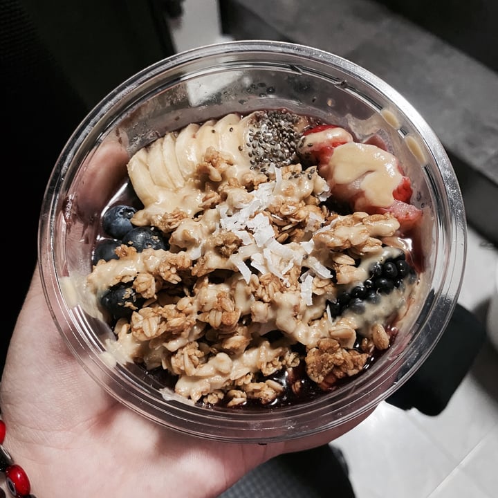 photo of The Oatberry Cafe Make Your Own Acai Bowl shared by @hollowist on  02 Apr 2022 - review