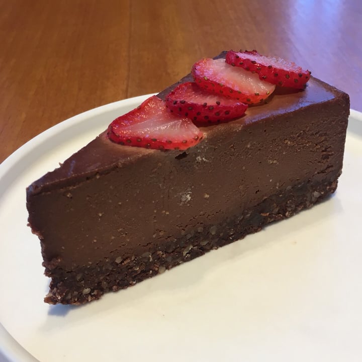 photo of The Living Cafe Vegan Raw chocolate “cheesecake” shared by @amindfulmiao on  25 Sep 2019 - review