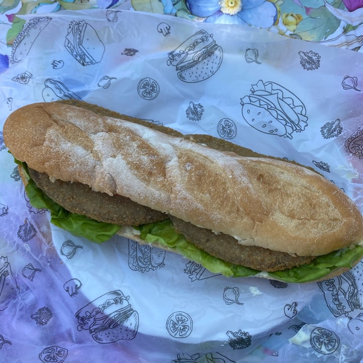 photo of Veganius Sándwich de Milanesa de Seitán shared by @inespressable on  14 Dec 2021 - review