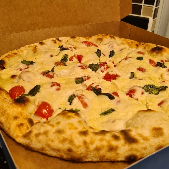 photo of Pizza Power Vegan MARGHERITA AL FILETTO shared by @vivianmaximo on  08 Apr 2022 - review