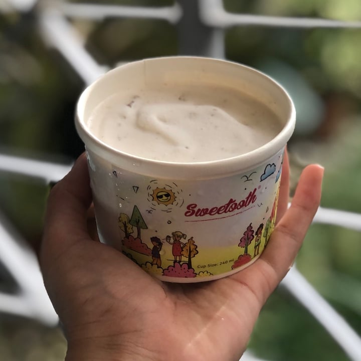 review photo of Sweetooth Cookies and Cream Vegan Ice Cream shared by @firtualog on 01 Mar 2022 - review