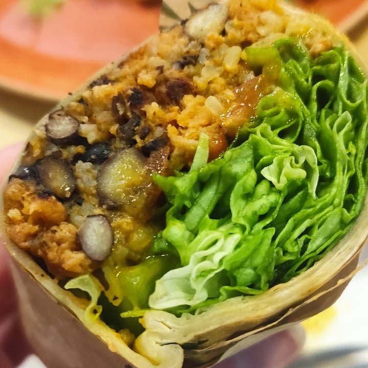 photo of Entre Pedras Café Bar Vegano Durum Burrito shared by @iruchinha on  25 Apr 2022 - review