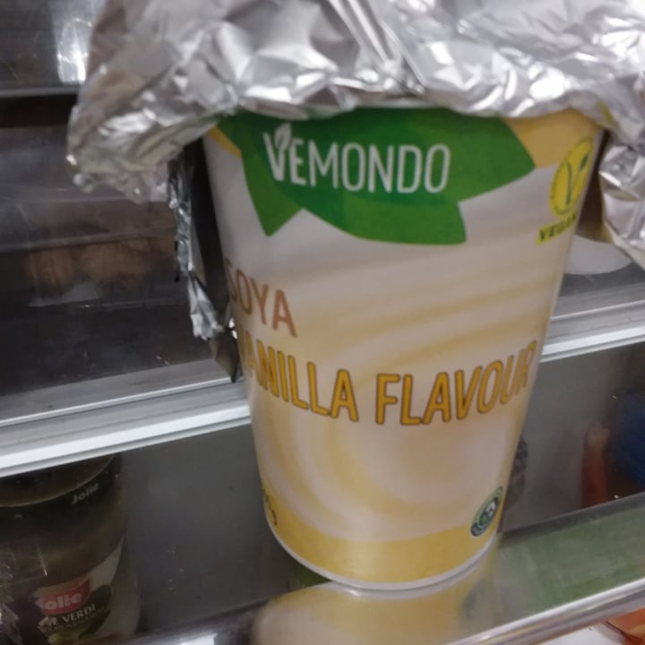 review photo of Vemondo Soya Vanilla Flavour Yogurt shared by @seresere on 12 Apr 2022 - review