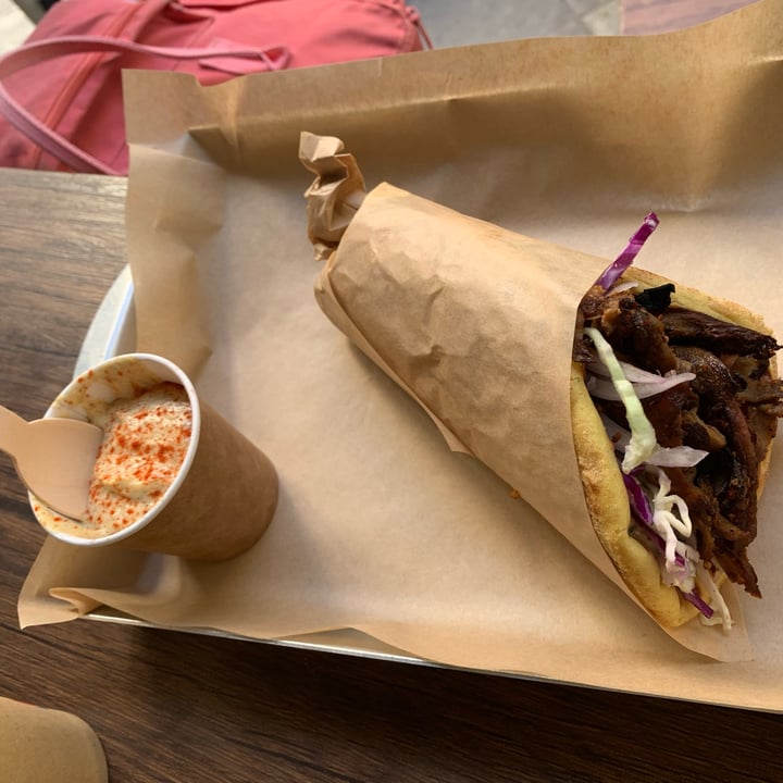 photo of Vegan Beat Athens Space Gyros shared by @lamaryvegana on  13 Apr 2022 - review