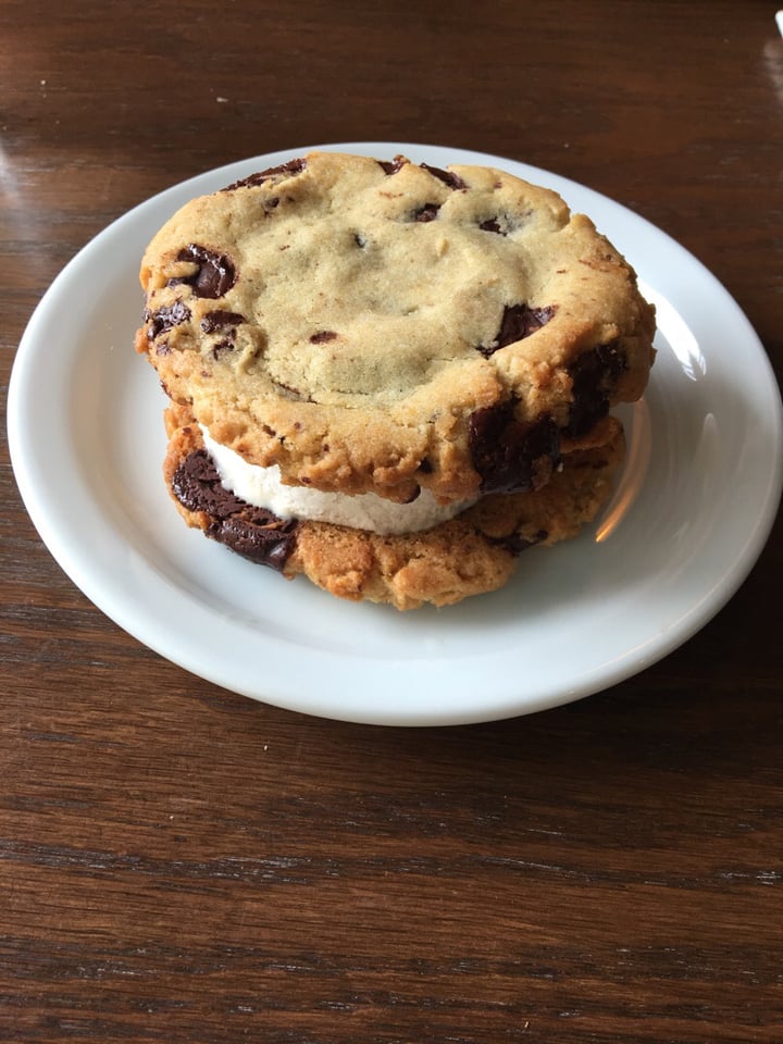 photo of Bowhead Pub Cookie sandwich shared by @abastasia12 on  14 Aug 2019 - review