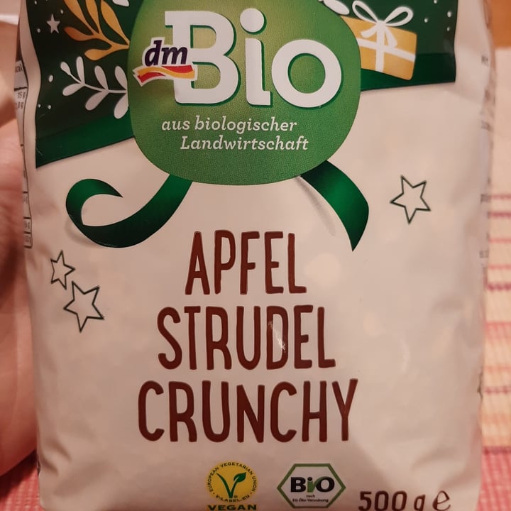 photo of dmBio apfel strudel Crunchy shared by @vegdruid on  12 Nov 2022 - review