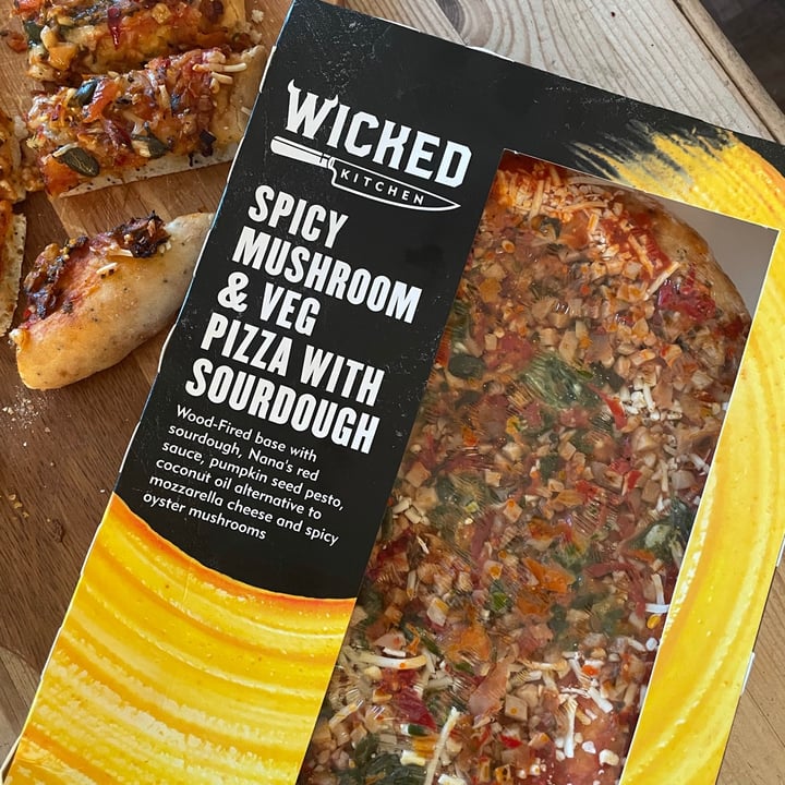 photo of Wicked Spicy mushroom and veg sourdough pizza shared by @roxyvulpes on  07 Jul 2021 - review