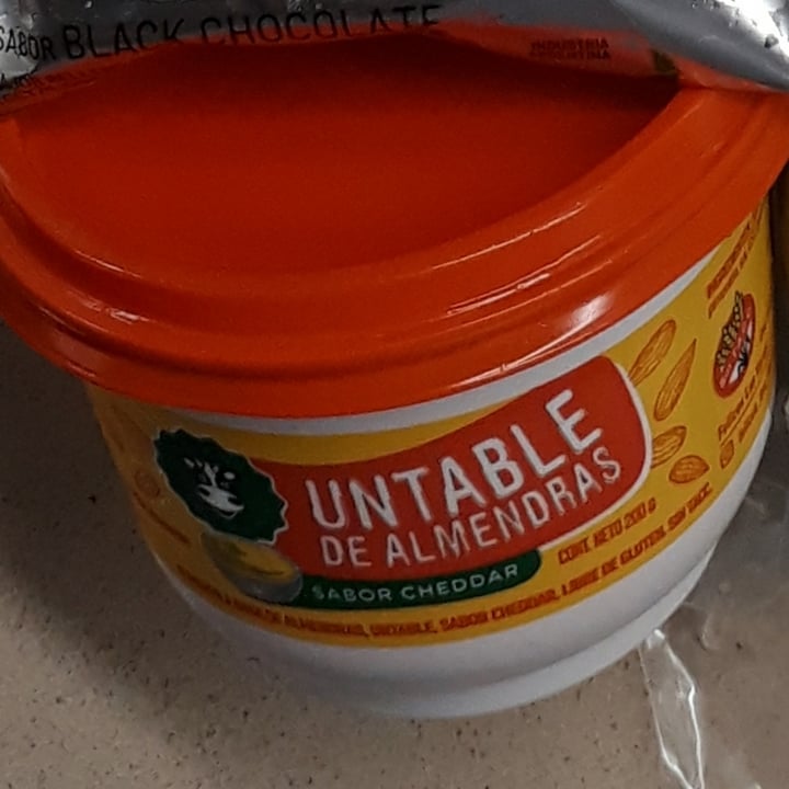 review photo of Felices Las Vacas Untable de Almendras Sabor Cheddar shared by @noebowie on 19 Jul 2020 - review
