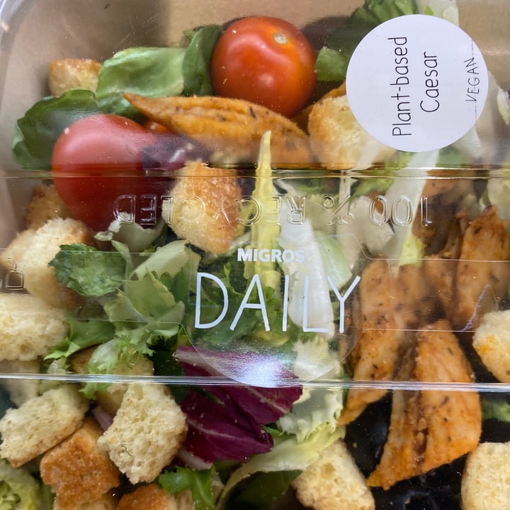photo of Migros Daily Plant Based Cesar Salad shared by @chiarapolti on  20 Jun 2022 - review