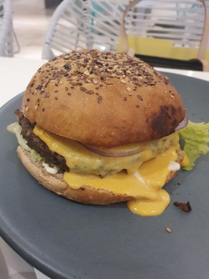 photo of Vegan Inc Puebla Double Chesse Burger shared by @marianamg on  19 Mar 2020 - review