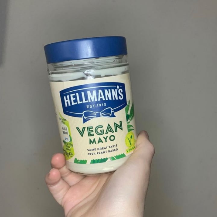 photo of Hellmann’s Hellman’s Vegan Mayonnaise shared by @abbieeats on  14 Jun 2022 - review