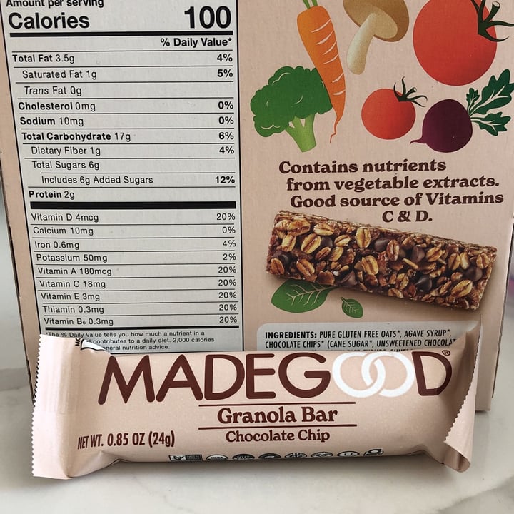 photo of Made Good Chocolate Chip Granola Bars shared by @av-egan on  13 Nov 2022 - review