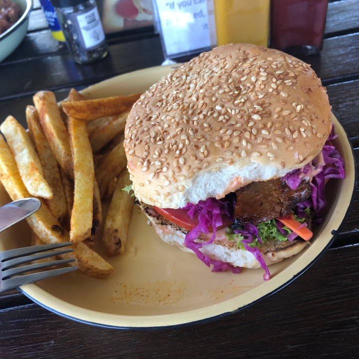 photo of Asher's Corner Cafe @ Ashers Farm Sanctuary The Original Burger shared by @decairesb on  28 Feb 2021 - review