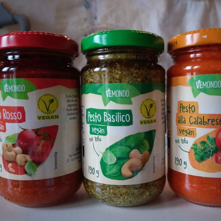 review photo of Vemondo Pesto vegan, Rosso, Basilico, alla Cabrese shared by @ambergreen on 22 Jan 2022 - review