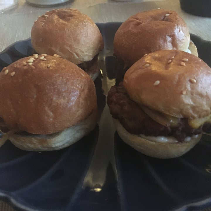 photo of Privé Tiong Bahru Impossible™ Mini Burgers shared by @laureguilbaud on  05 Jun 2020 - review