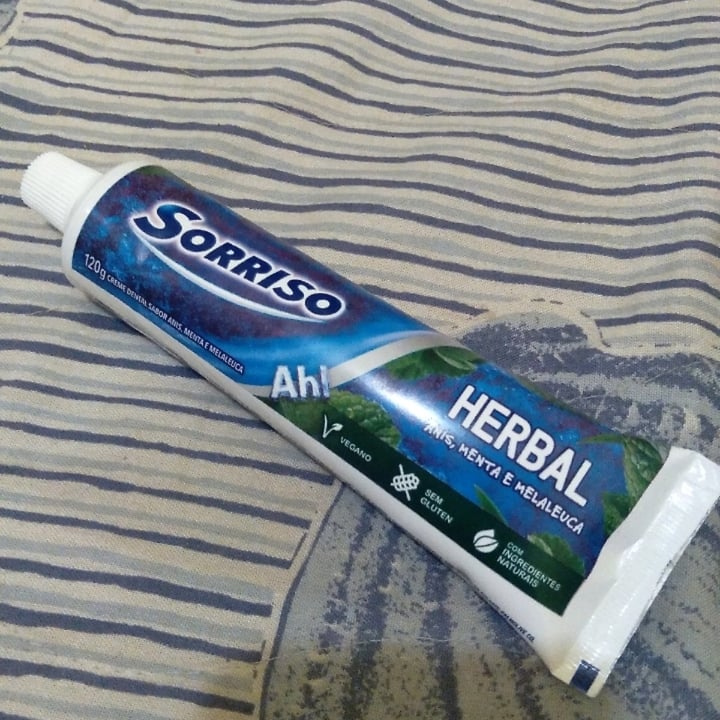 photo of Sorriso creme dental shared by @crivelari on  15 Oct 2022 - review