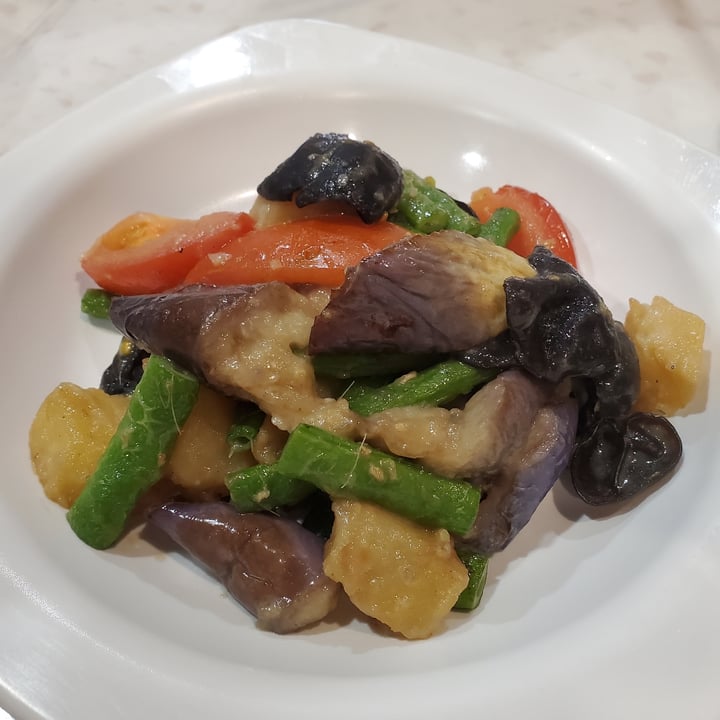 photo of Bergamot Veggie 炒五色時蔬 shared by @moosewong on  24 Sep 2021 - review