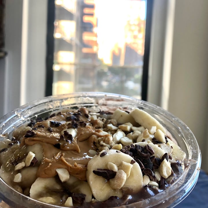 review photo of Juice Generation Cashew Açai Bowl shared by @camilaml on 16 Jun 2021 - review