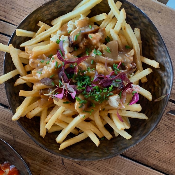 photo of Make No Bones Poutine shared by @warmhealer on  03 Nov 2019 - review