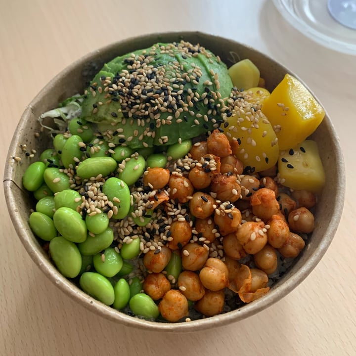 photo of Boul Kongresni Trg, Hitro, zdravo & okusno Vegan Buddha Bowl shared by @slovenianveganfinds on  27 Jul 2022 - review