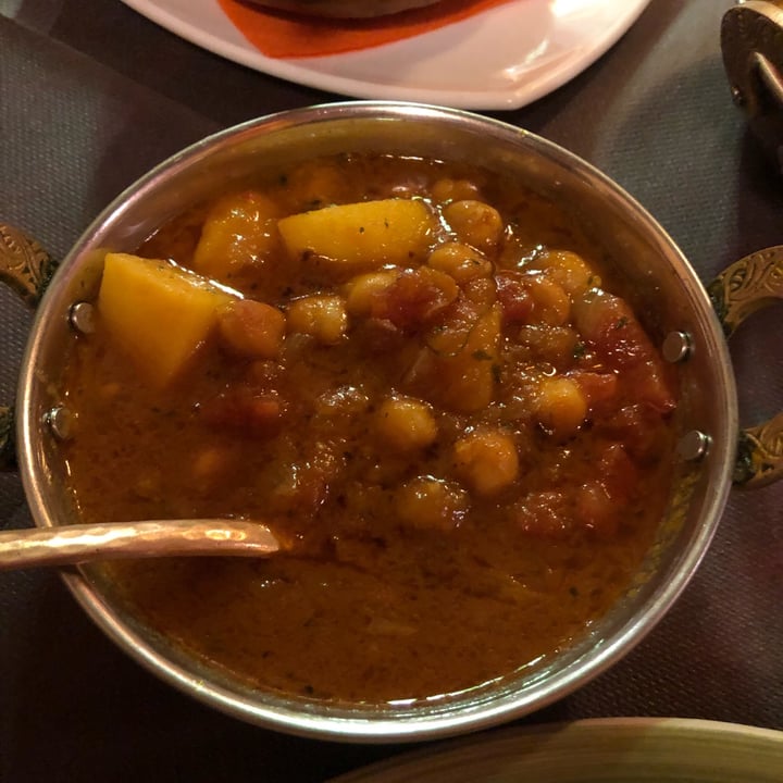 review photo of India Gate Ristorante Indiano Livorno Ceci e patate in salsa shared by @selenes on 02 Dec 2021 - review