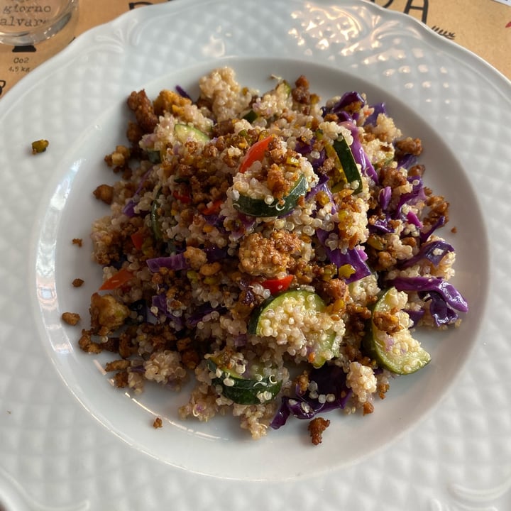 review photo of Dulcamara Vegan Bakery & Bistrot Insalata Di Quinoa shared by @sorayyarusso on 02 Sep 2022 - review
