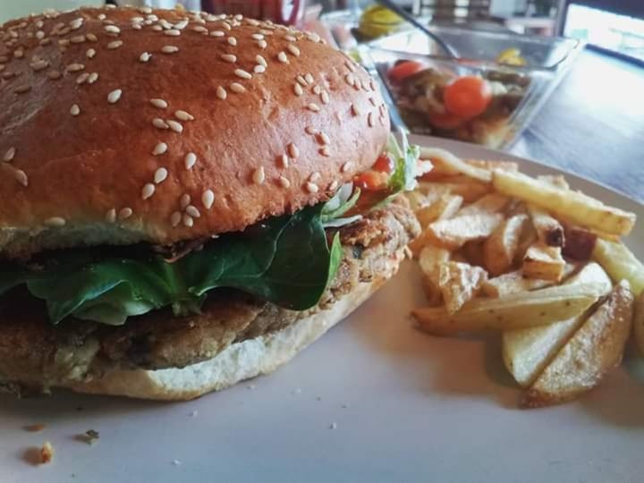 photo of MARTE - cocina•café•espacio Hamburguesa De Lentejas shared by @carmenfdz on  22 Dec 2019 - review