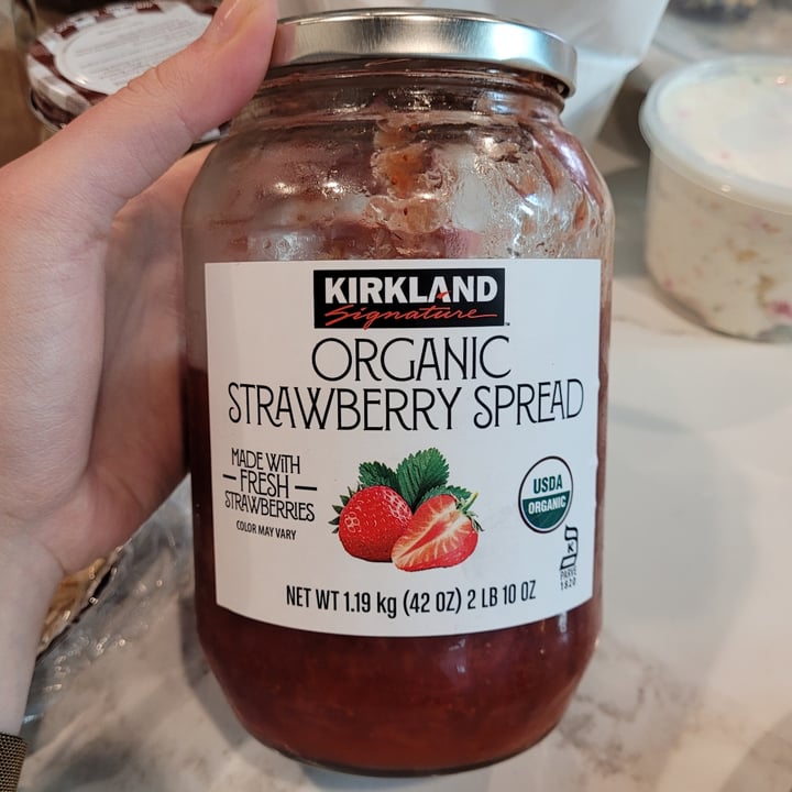 photo of Kirkland Signature Organic strawberry spread shared by @yourfriendjen on  12 May 2022 - review