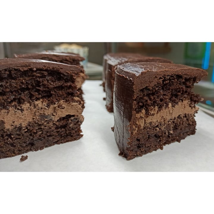 photo of Elysian Delights Chocolate Cake shared by @kanakshriyahsi on  26 Feb 2020 - review