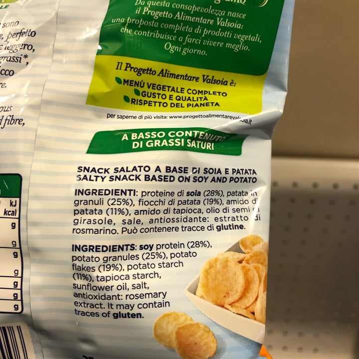 photo of Valsoia Le chips light di soia e patate shared by @giuliettaveg on  14 Jan 2022 - review