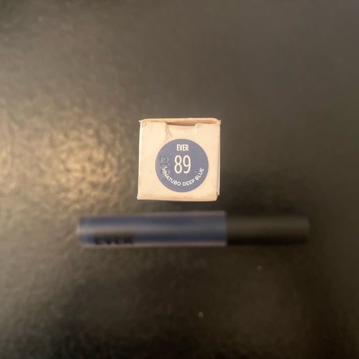 review photo of Wemakeup Ever 89 Liquid Lipstick Pinatubo Deep Blue shared by @valetessen on 11 Jul 2022 - review