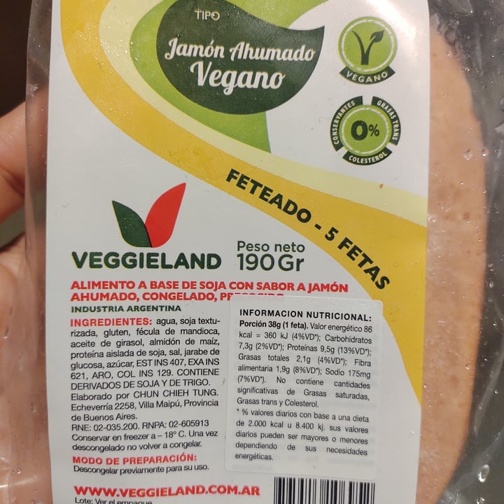 photo of Veggieland Jamon Ahumado En Trozo shared by @marfasciolo on  31 Oct 2021 - review