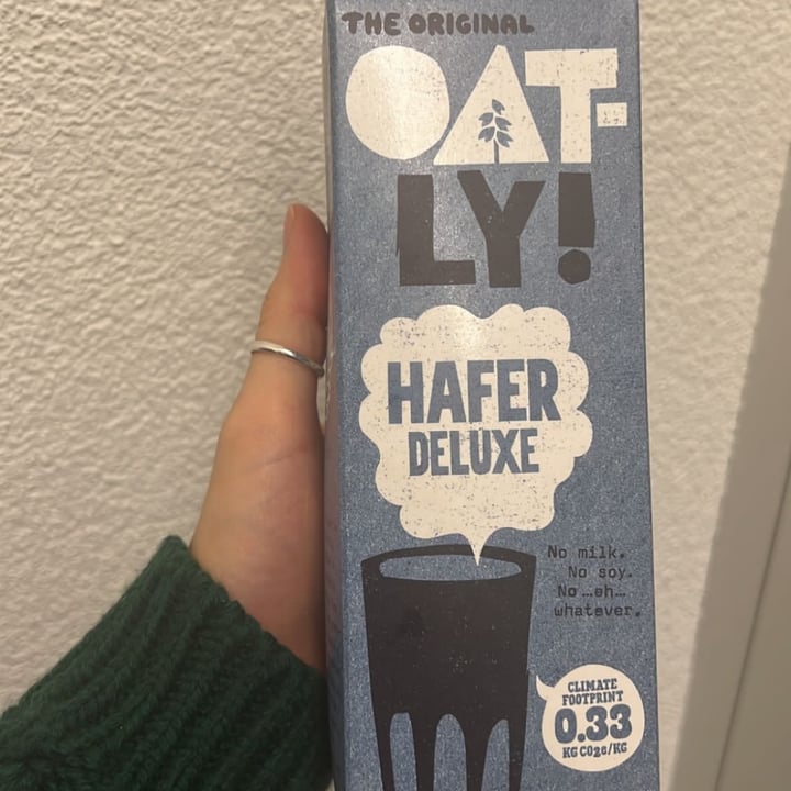 photo of Oatly Hafer Dryck Deluxe Drink shared by @frappa on  01 Nov 2022 - review