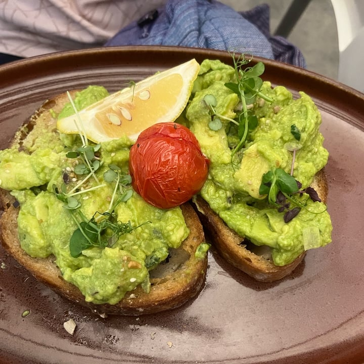 photo of The Dempsey Project smashed avocado on sourdough bread shared by @soy-orbison on  04 Dec 2022 - review