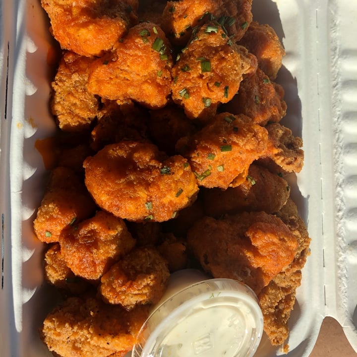 photo of Three Girls Vegan Creamery Buffalo Cauliflower with Buttermilk Ranch shared by @risinghope on  28 Mar 2021 - review