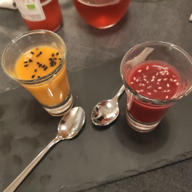 Foto do prato “Crema De Calabaza Y De Remolacha”