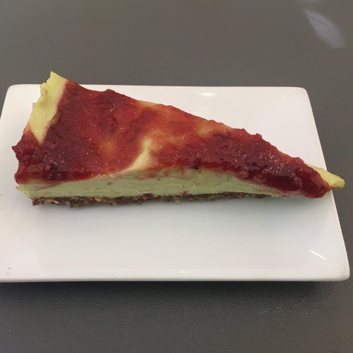 review photo of Väcka Raw Cheesecake De Aguacate Y Lima shared by @ferbcn on 10 Sep 2020 - review