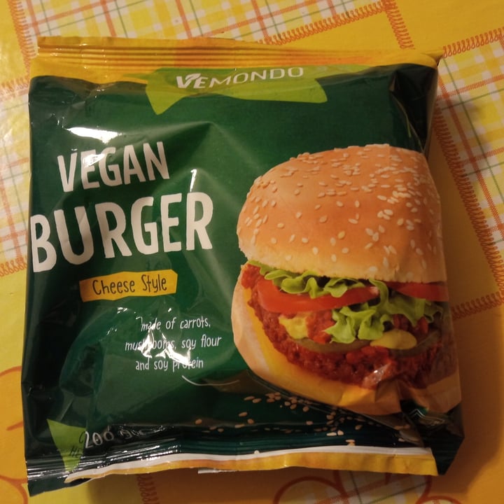 review photo of Vemondo Vegan Burger Cheese Style shared by @neige on 06 Feb 2022 - review