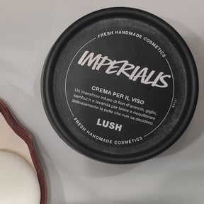 LUSH Fresh Handmade Cosmetics Imperialis Reviews | abillion