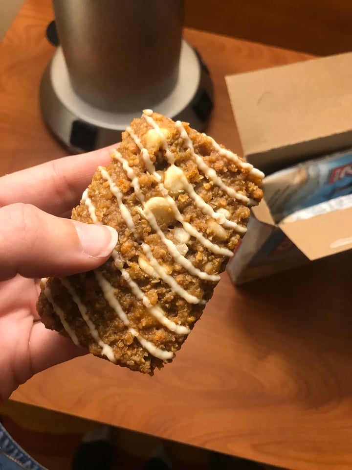 photo of Clif Bar White Chocolate Macadamia Nut Flavor Bars shared by @curvycarbivore on  23 Feb 2020 - review