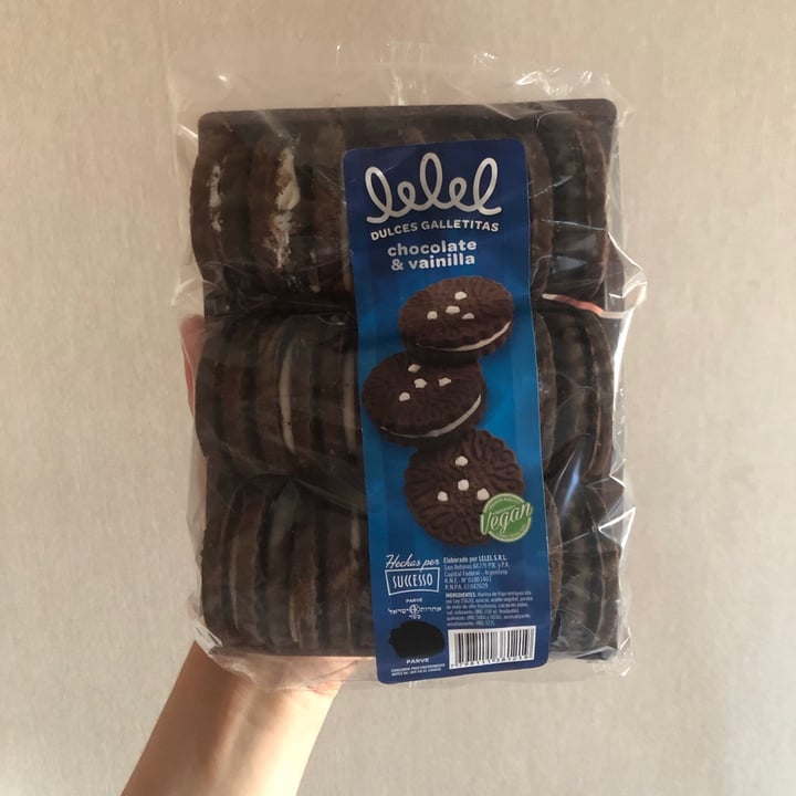 photo of Lelel Galletitas dulces de chocolate y vainilla shared by @juliaarena on  06 Jan 2021 - review