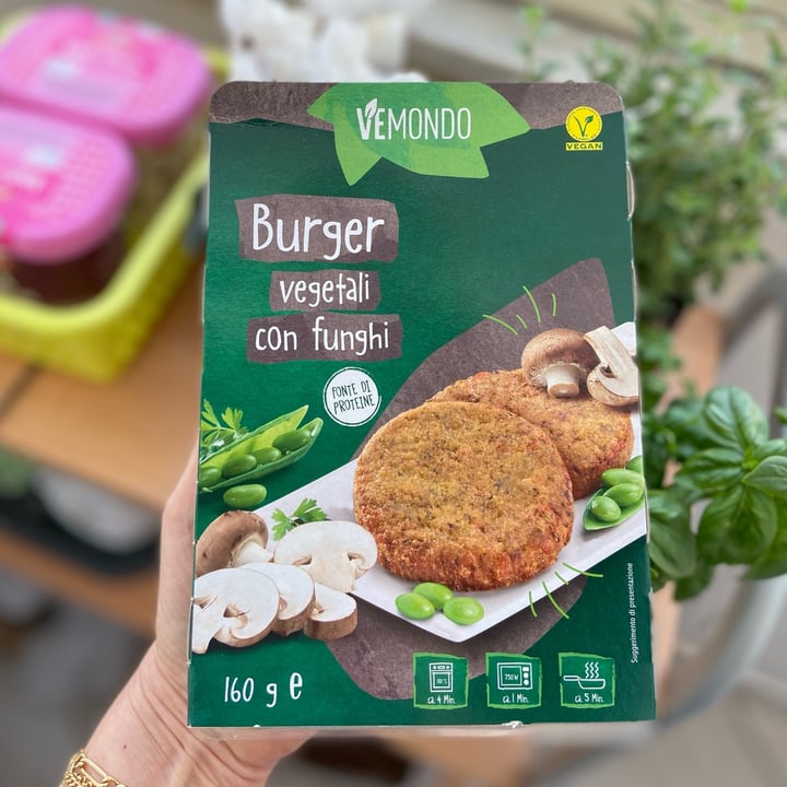 review photo of Vemondo Burger Vegetali con Funghi shared by @elliemme on 01 Apr 2022 - review