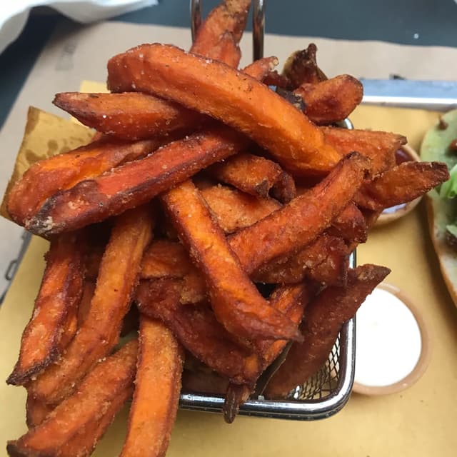Foto do prato “Patate Dolci fritte”