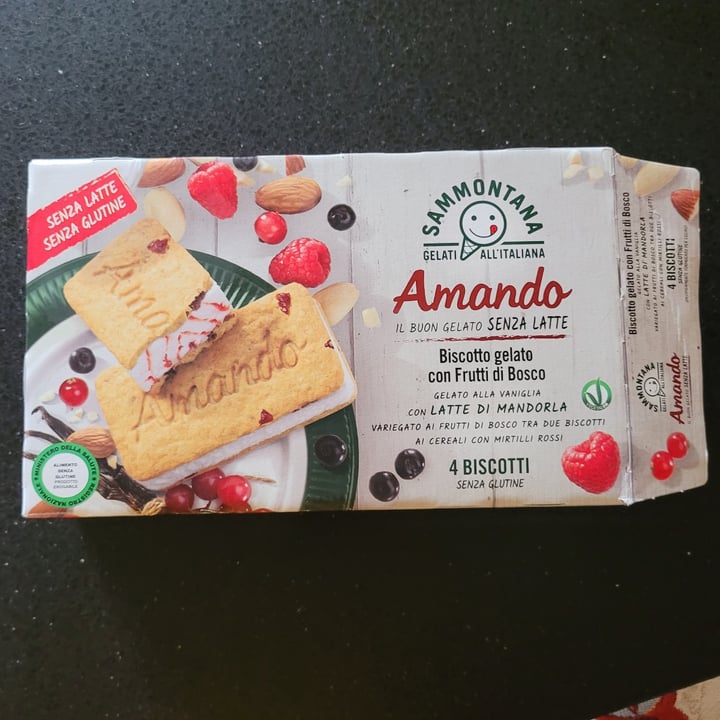 photo of Sammontana Biscotto Amando con Frutti di Bosco shared by @martinazuliani on  16 May 2022 - review