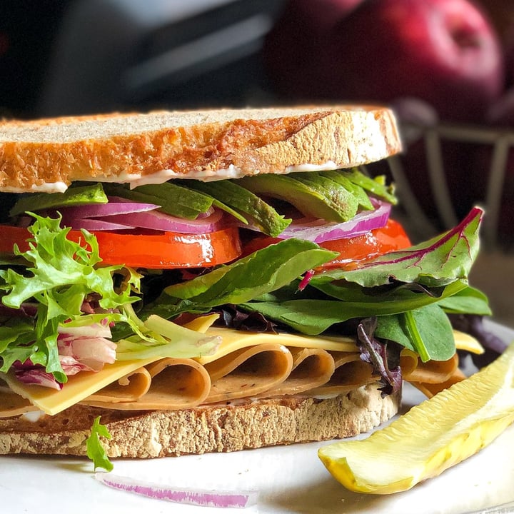 photo of Tofurky Plant Based Deli Slices Oven Roasted shared by @carlacookingvegan on  10 Nov 2020 - review