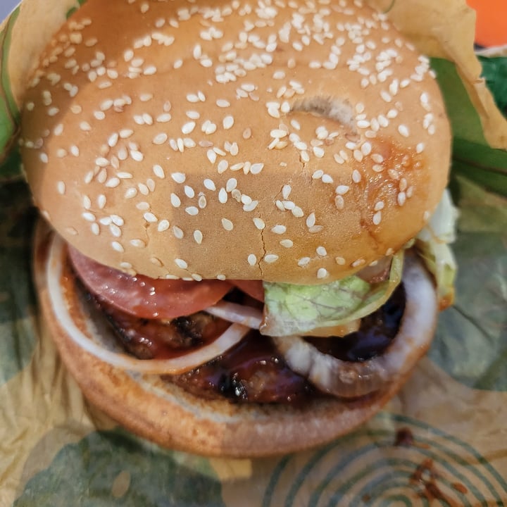 photo of Burger King Plant Based Whopper shared by @teamaldous on  24 Jul 2022 - review