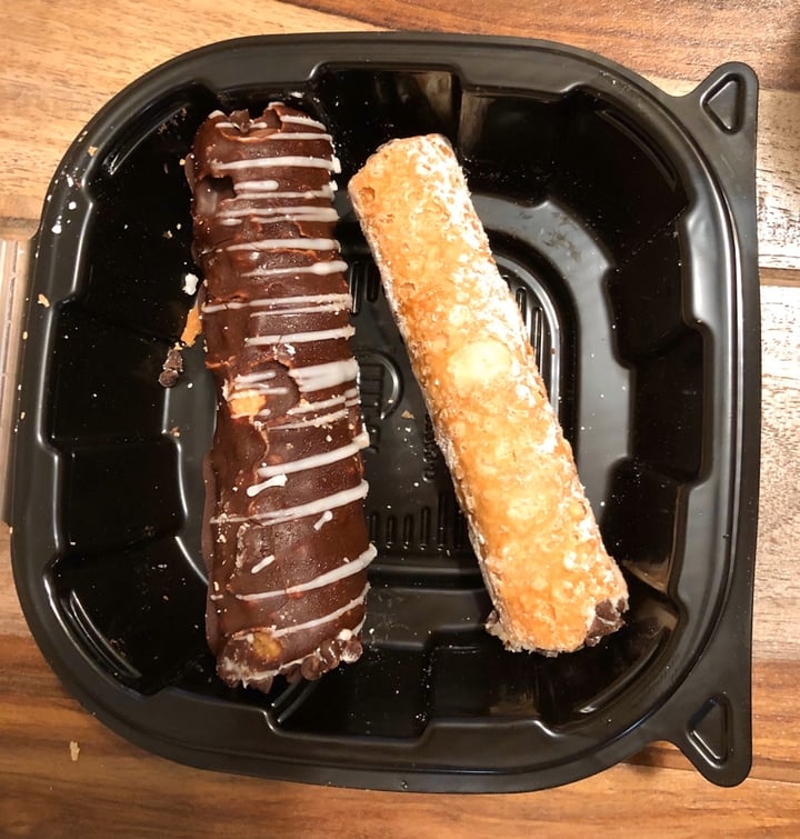 photo of 3 Brothers Pizza Cafe Cannoli and chocolate cannoli shared by @courtneyautera on  18 Jan 2020 - review